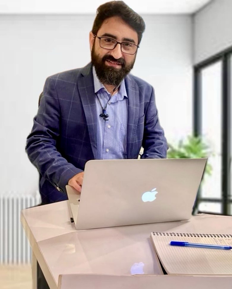 Dr. Majid — Senior Physiotherapist